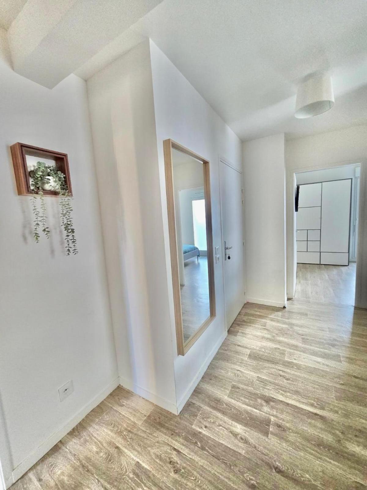 Appartement Rez De Chaussee Avec Parking Prive Orleans Exterior photo