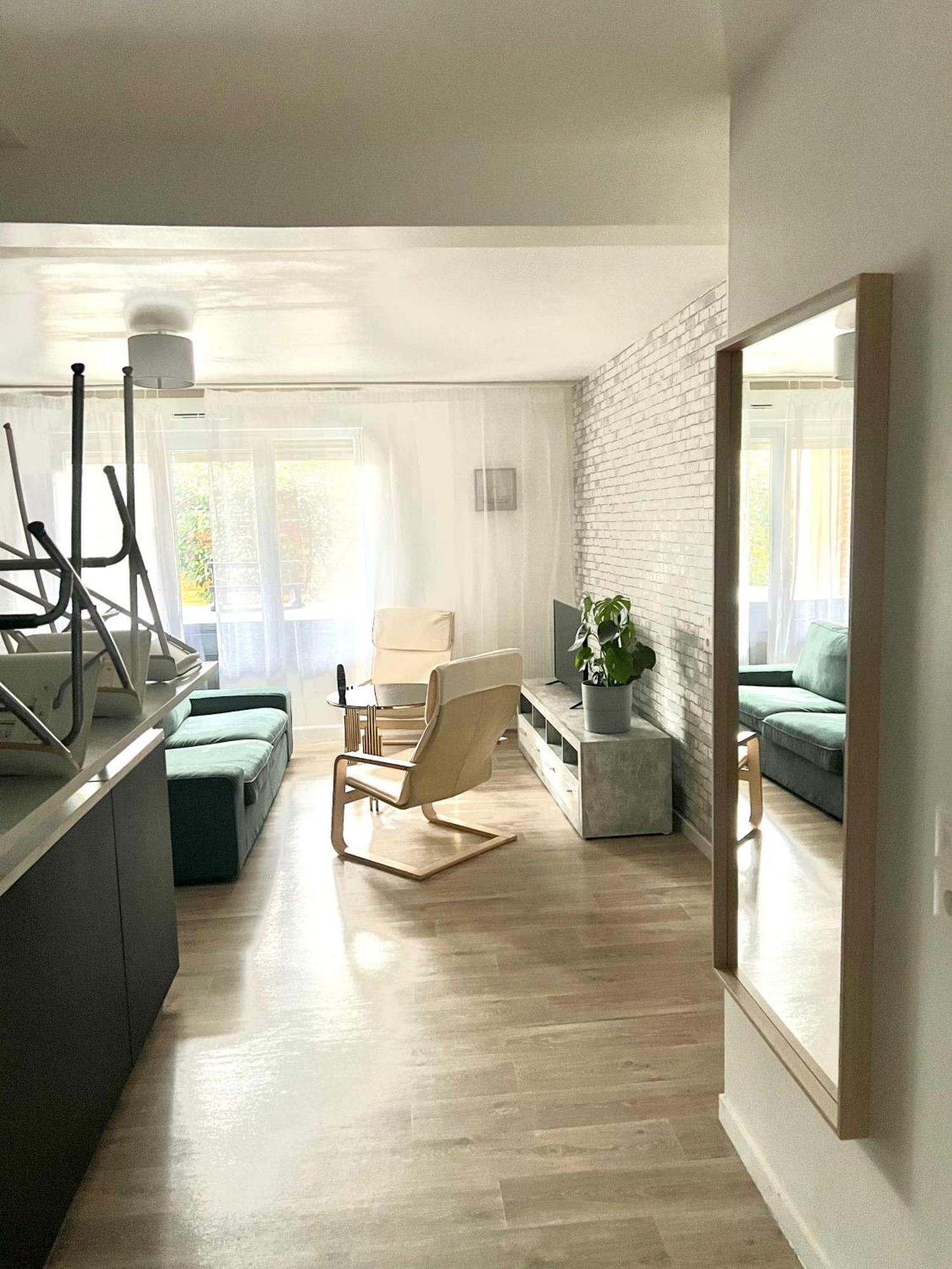 Appartement Rez De Chaussee Avec Parking Prive Orleans Exterior photo